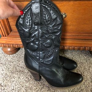 🖤Cowboy Boots!🖤